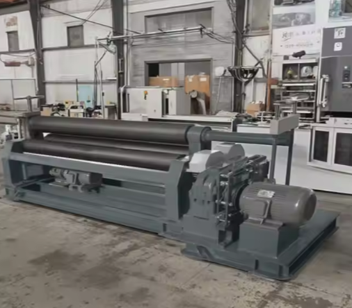 Rouleuse à tôle trois rouleaux pour cintrage de viroles